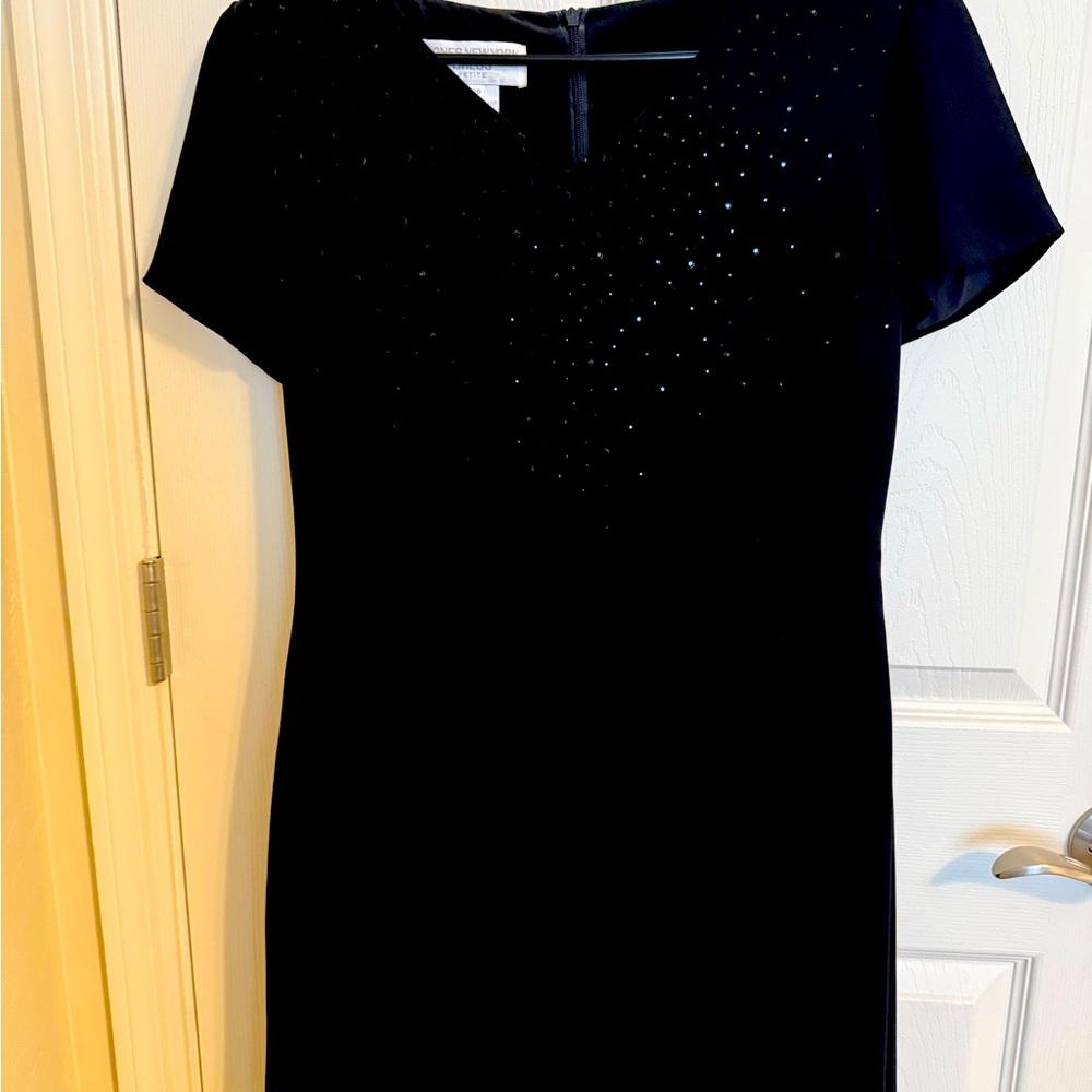 Jones New York Black Sheath Dress V-Neck Short Sleeve